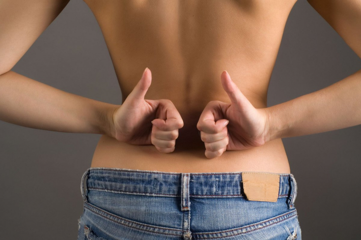 9 упражнений, которые избавят от складок на спине