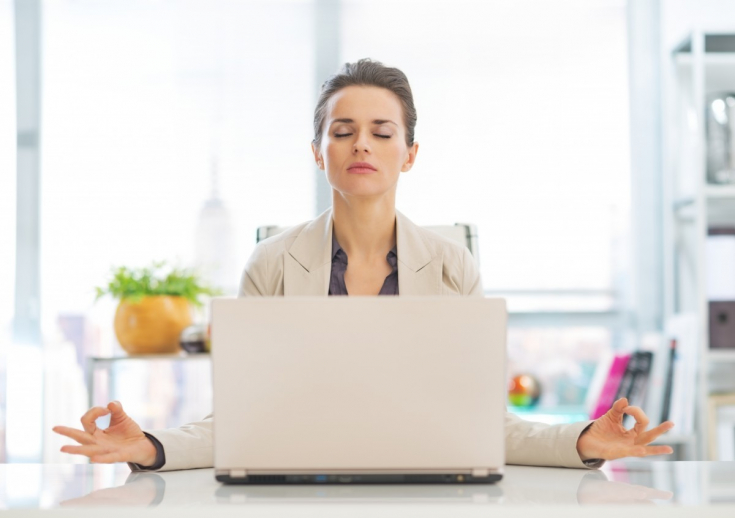 Как победить стресс на работе: полезные советы и упражнения