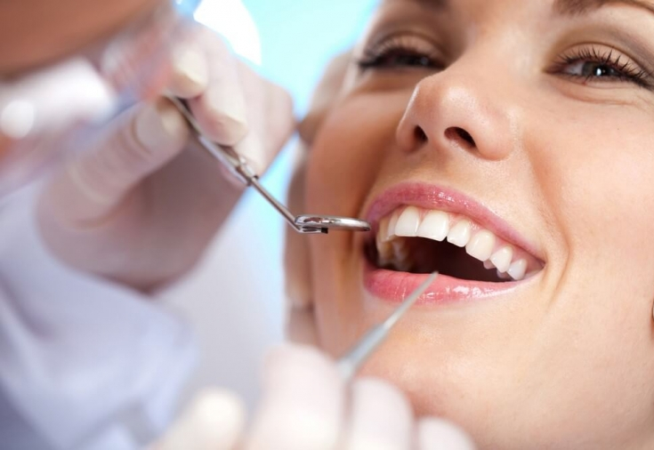 Рекомендации стоматолога: что можно и нельзя делать после удаления зуба