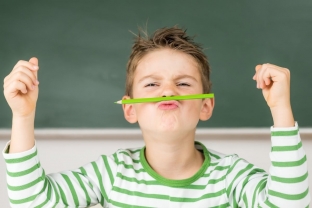 giperaktivnost-rebenka-kak-spravitsya- s-problemoj