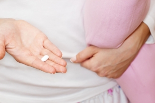 neudobnaya-problema-pochemu-sluchaetsya-nederzhanie-mochi-u-zhenshchin