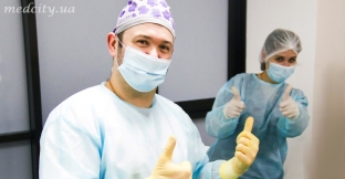 uvelichenie-grudi-implantatami-osobennosti-uspeshnoho-provedenia-augmentatsionno-mammoplastiki